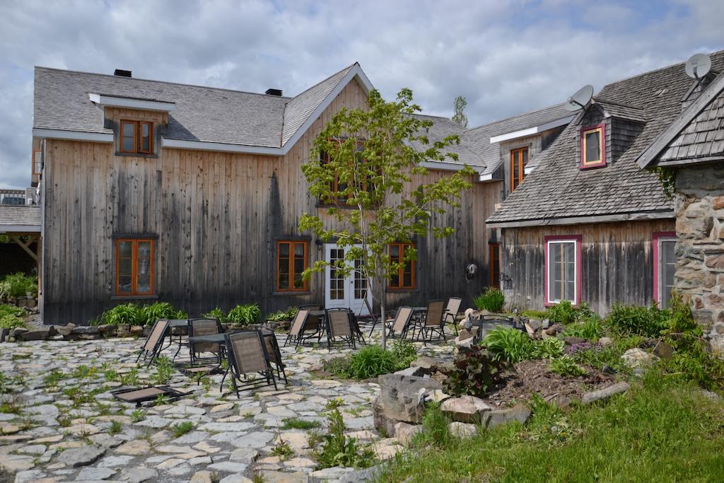 Auberge Le P'Tit Bonheur Saint-Laurent-de-l'ile d'Orleans Esterno foto